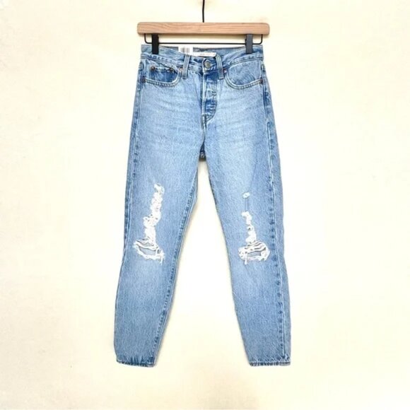 Levi’s Distressed Wedgie Icon Fit Jeans - Picture 1 of 6